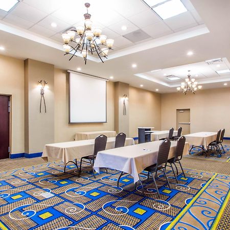Holiday Inn Express & Suites - Albany Airport - Wolf Road By Ihg Dış mekan fotoğraf
