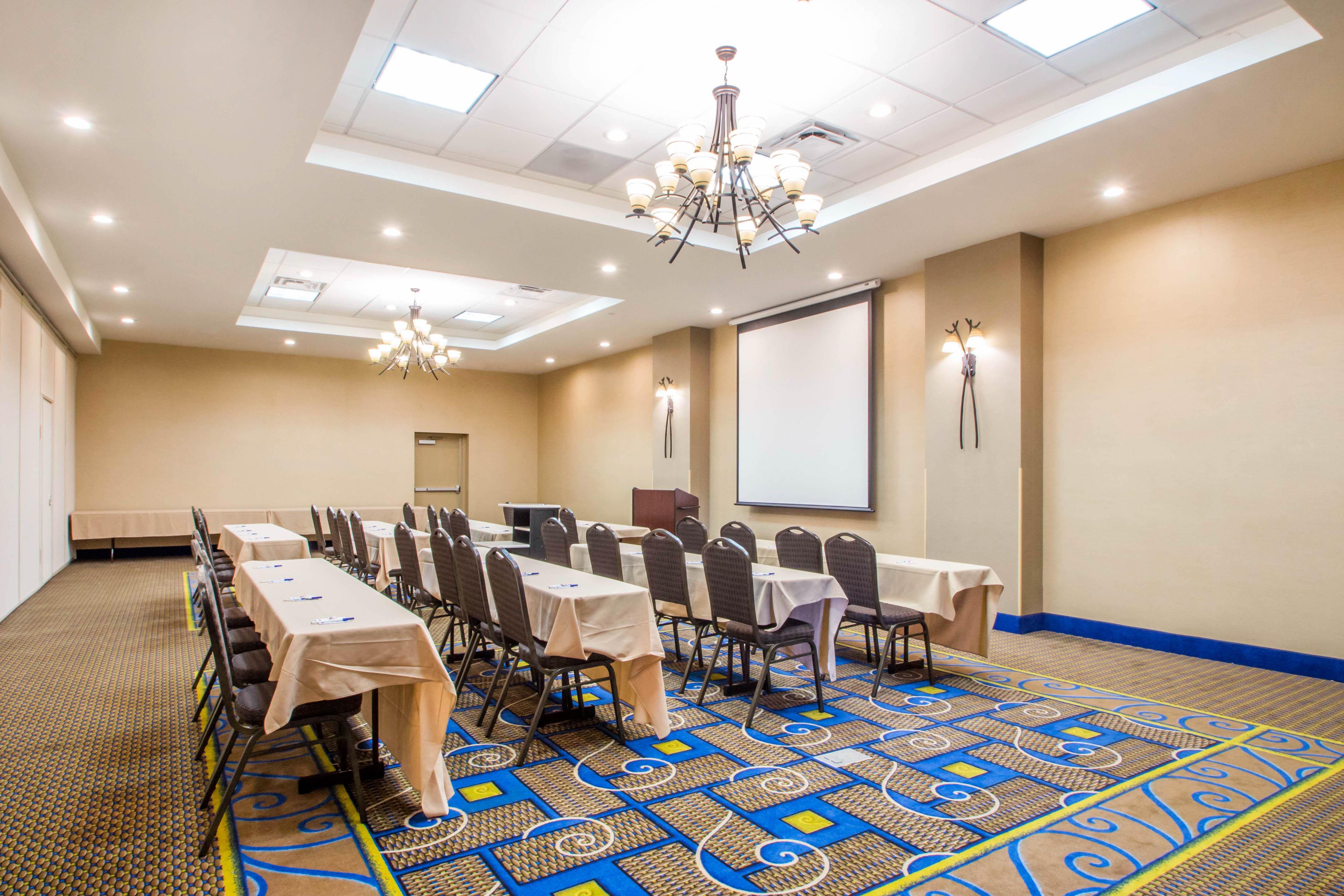 Holiday Inn Express & Suites - Albany Airport - Wolf Road By Ihg Dış mekan fotoğraf