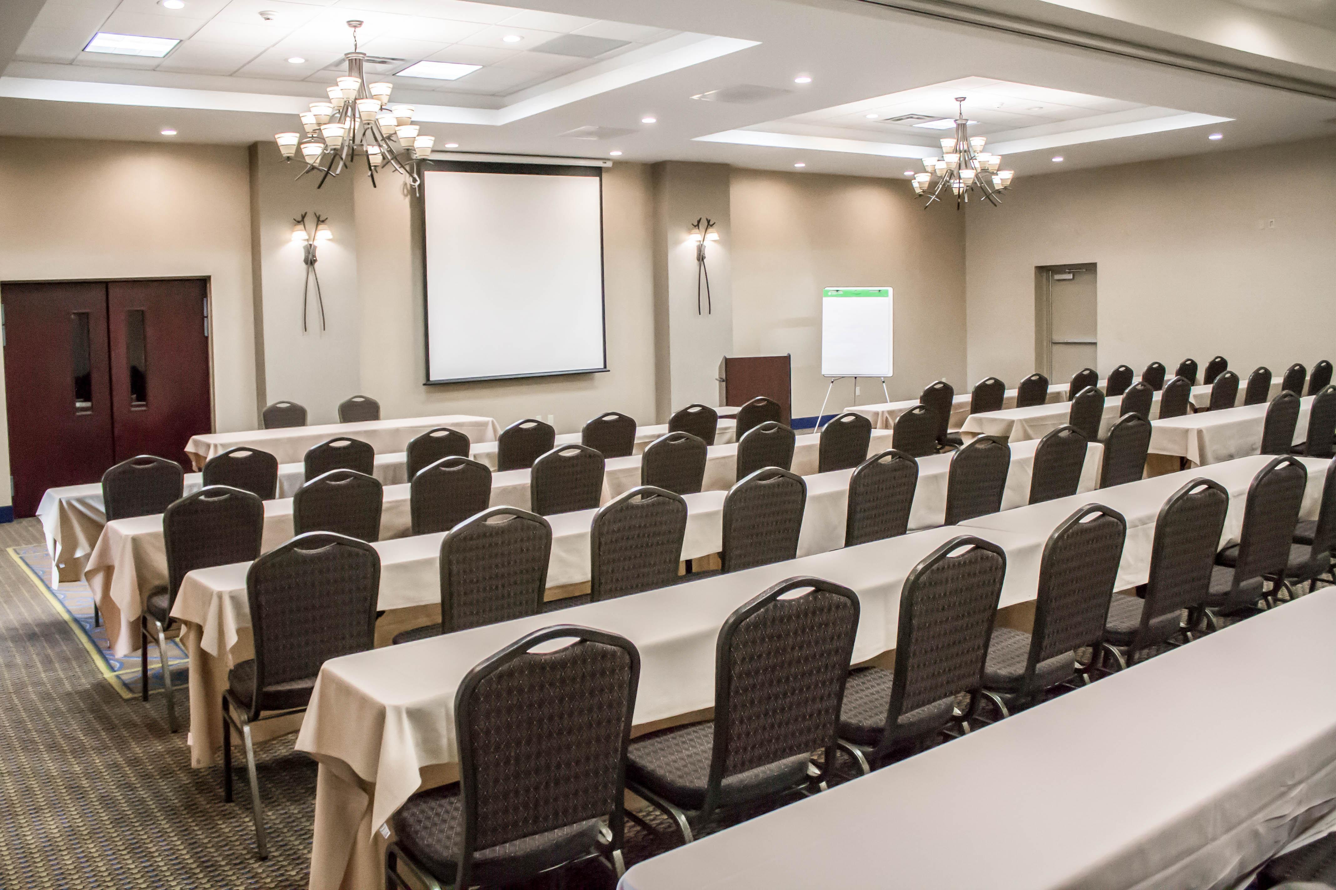 Holiday Inn Express & Suites - Albany Airport - Wolf Road By Ihg Dış mekan fotoğraf