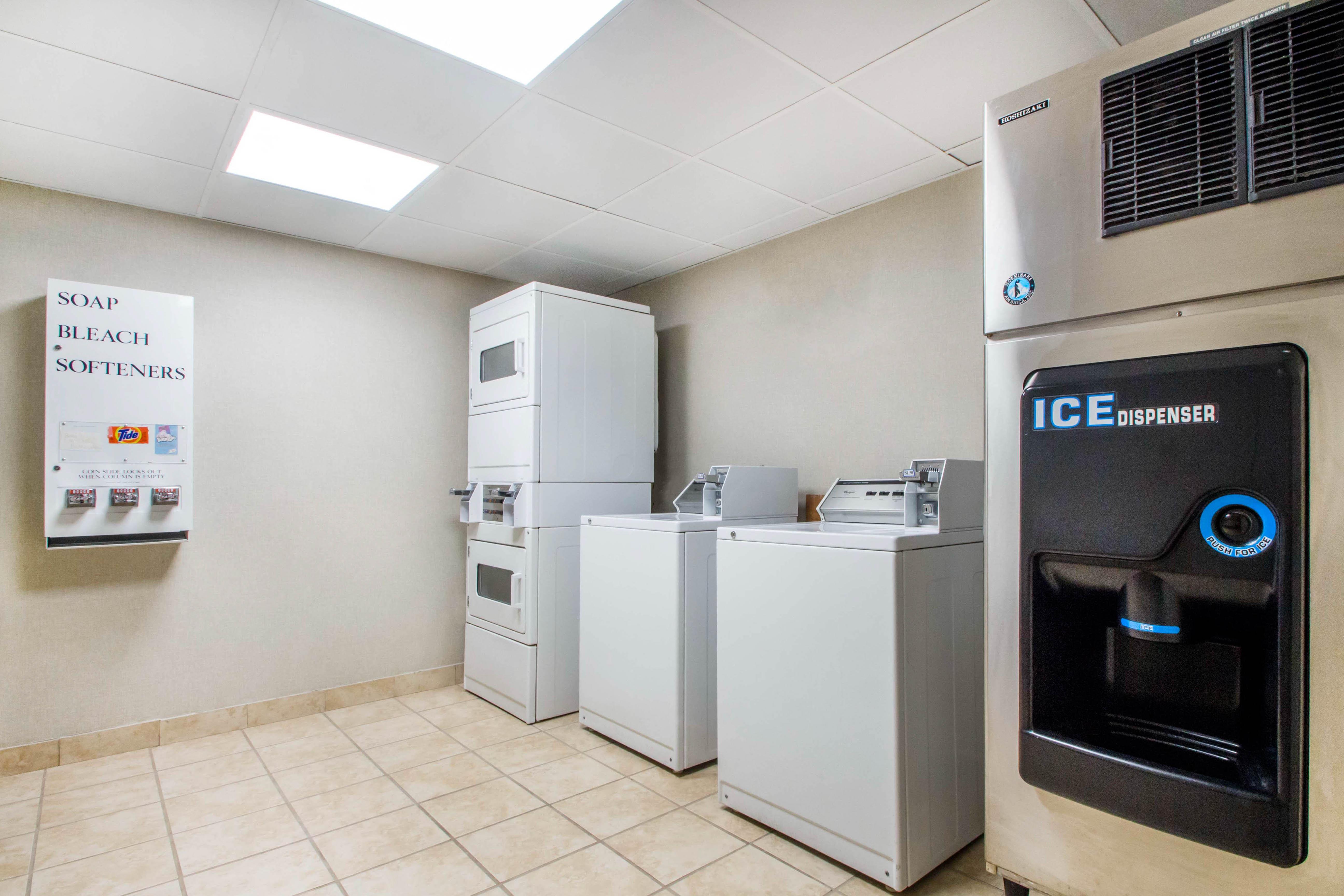Holiday Inn Express & Suites - Albany Airport - Wolf Road By Ihg Dış mekan fotoğraf