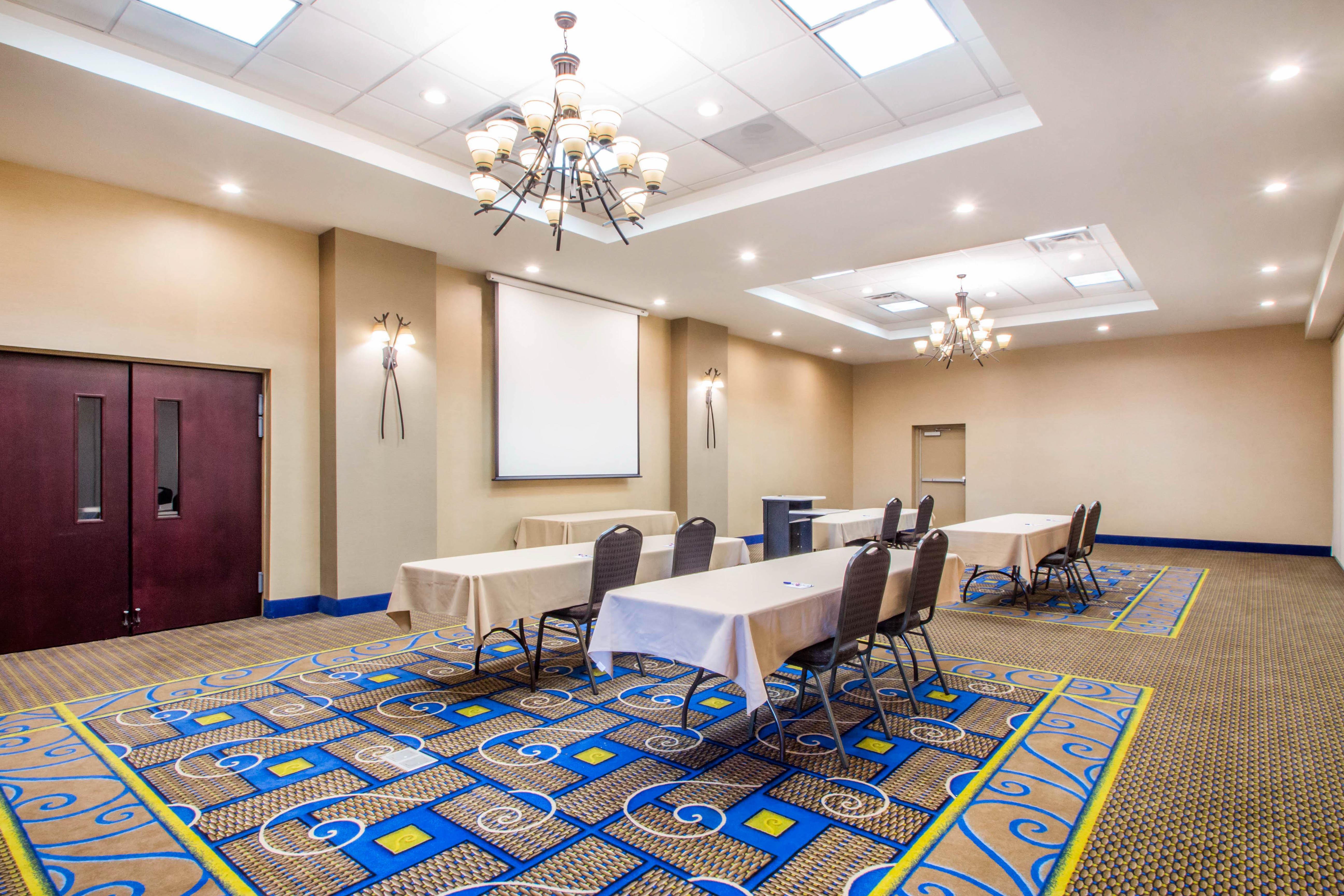 Holiday Inn Express & Suites - Albany Airport - Wolf Road By Ihg Dış mekan fotoğraf