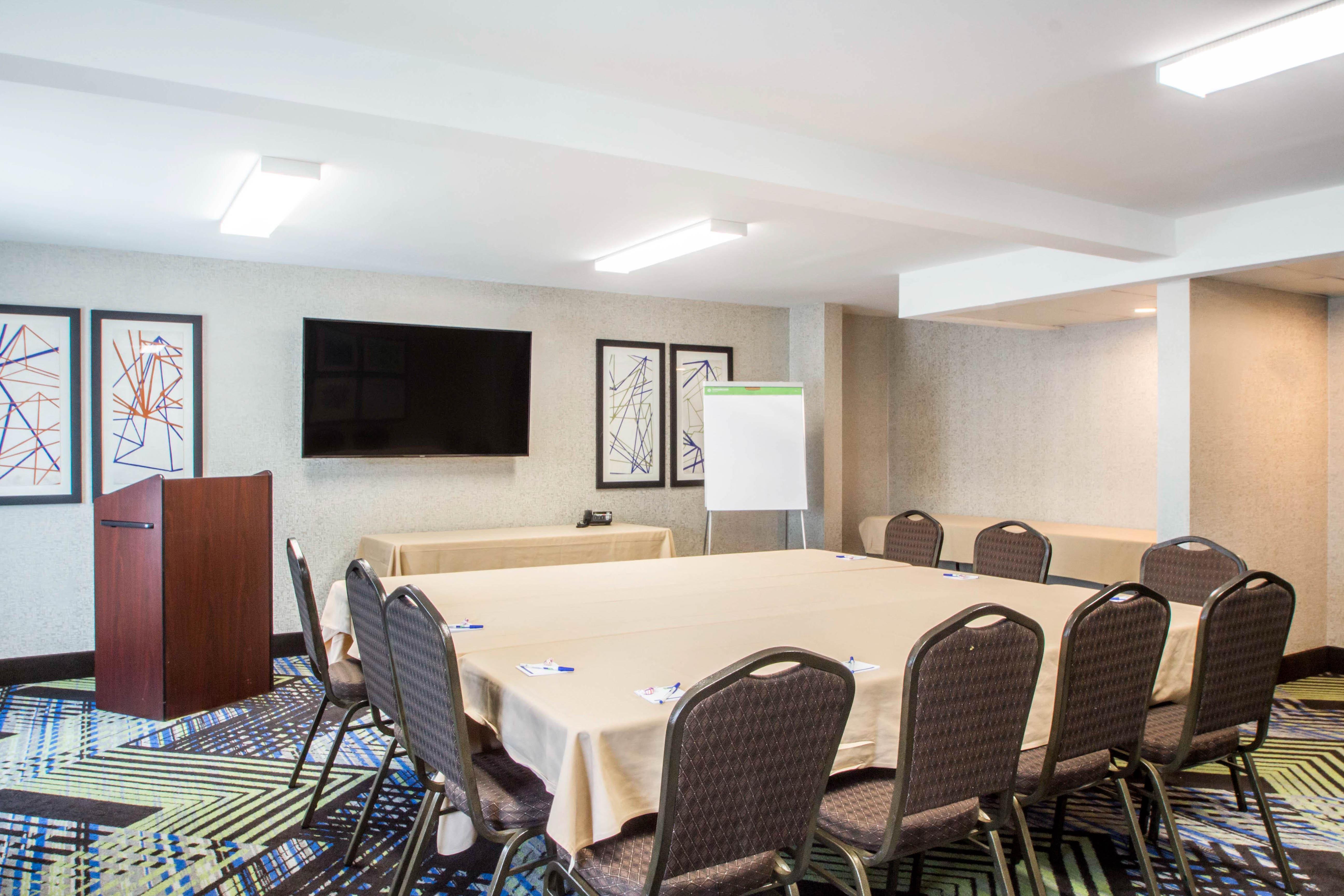 Holiday Inn Express & Suites - Albany Airport - Wolf Road By Ihg Dış mekan fotoğraf