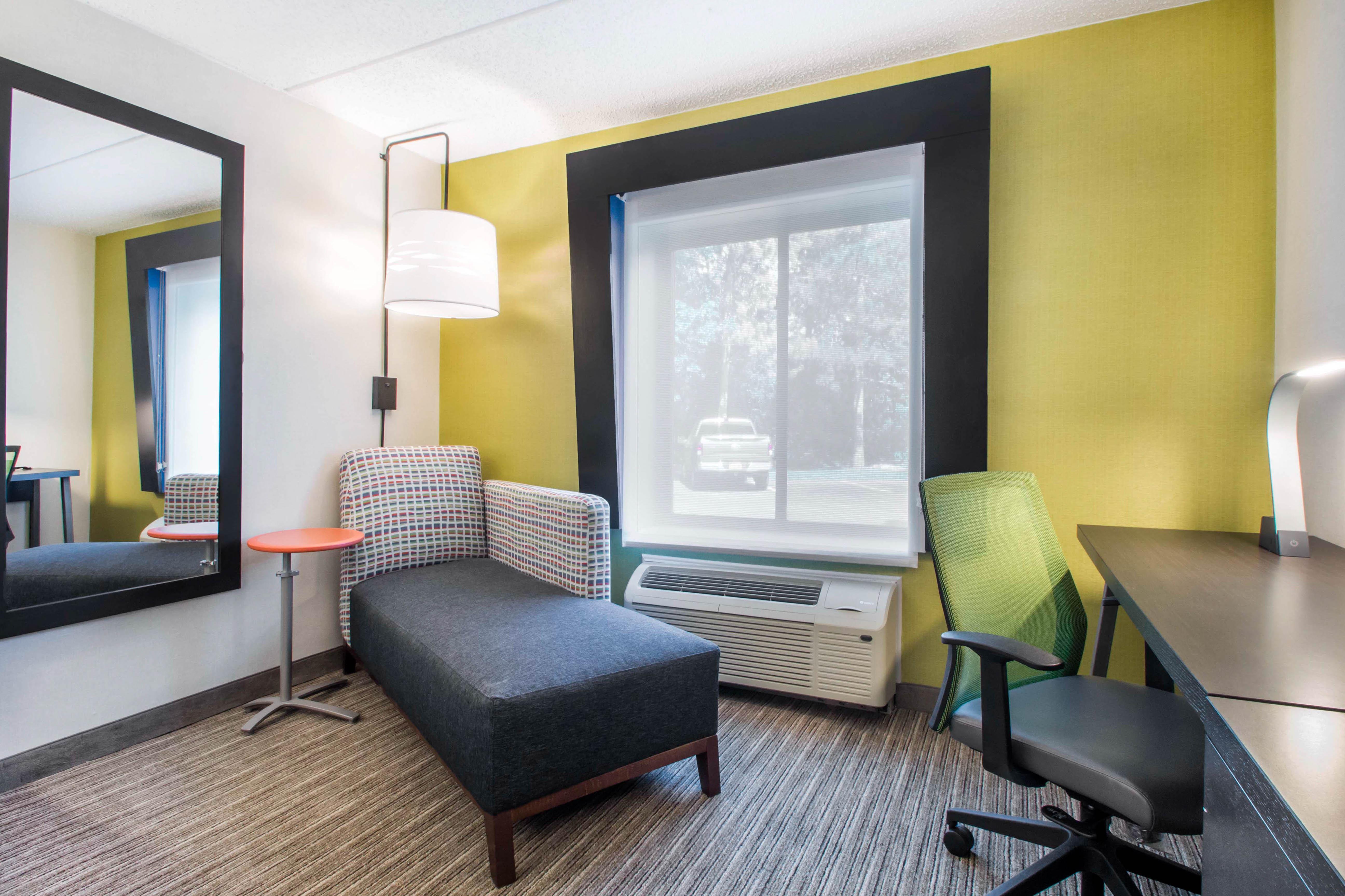 Holiday Inn Express & Suites - Albany Airport - Wolf Road By Ihg Dış mekan fotoğraf